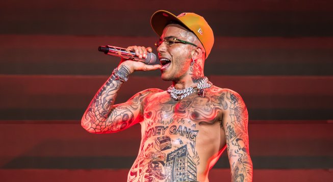 Sfera Ebbasta: Ecco Quanto Guadagna per i Concerti e il suo Patrimonio Totale